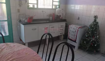CASA COM EDÍCULA À VENDA NO JARDIM ROMA EM JUNDIAÍ/SP