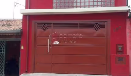 Excelente casa com churrasqueira