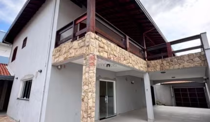 CASA COM 4 QUARTOS  À VENDA NO JARDIM FLORESTAL - JUNDIAÍ/SP