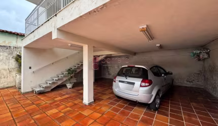 CASA À VENDA NO BAIRRO JARDIM DAS CARPAS EM JUNDIAÍ- SP