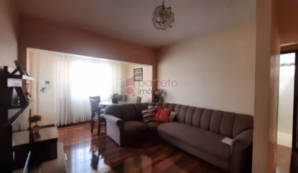 CASA À VENDA NA REGIÃO DA VILA RAMI EM JUNDIAÍ/SP