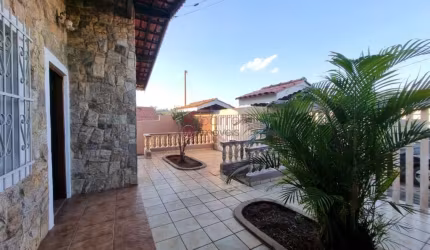ÓTIMA CASA COM EDÍCULA À VENDA NO JARDIM VERA CRUZ (CAXAMBU) EM JUNDIAÍ/SP