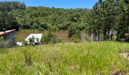 TERRENO À VENDA AS MARGENS DO LAGO EM JARINU/SP