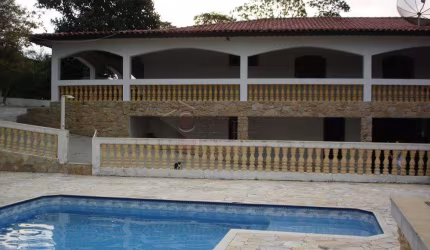 Excelente Chácara à venda em Jundiaí, no bairro de Ivoturucaia.