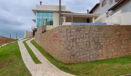 CASA COM 3 SUÍTES À VENDA NO CONDOMÍNIO DELLE STELLE - LOUVEIRA/SP