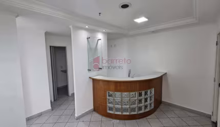 SALA COMERCIAL À VENDA NO EDIFÍCIO CAPRI NO CENTRO DE JUNDIAÍ/SP
