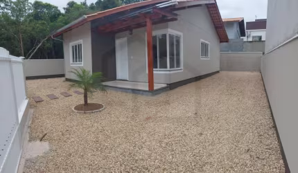CASA DE 80M² COM 3 DORMITÓRIOS SENDO 1 SUÍTE