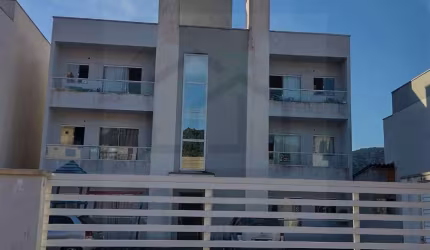 LINDO APARTAMENTO COM 2 DORMITÓRIOS BEM LOCALIZADO