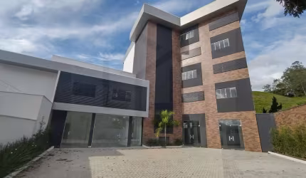 INVISTA EM UM PRÉDIO COMERCIAL COMPLETO EM BRUSQUE