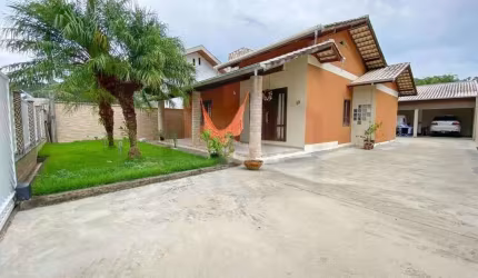LINDA CASA DE ALVENARIA COM 3 DORMITÓRIOS SENDO 1 SUÍTE