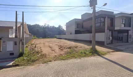 LINDO TERRENO EM LOTEAMENTO DE 579,45m²