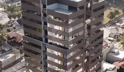 ESPAÇOSA SALA COMERCIAL NO CENTRO DE 155,30m²