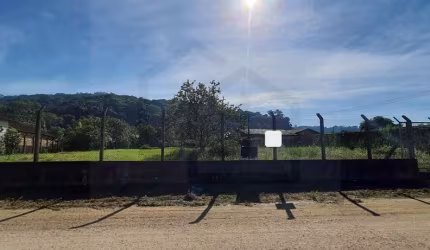 AMPLO TERRENO DE 2.340m²