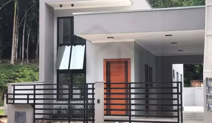 LINDA CASA BAIXA DE 2 DORMITÓRIOS
