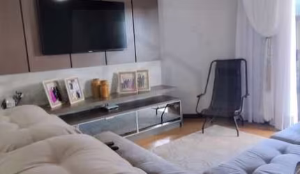 APARTAMENTO DE 117m² COM TRÊS DORMITÓRIOS SENDO UMA SUÍTE