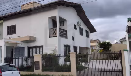 Casa à venda no bairro Souza Cruz - Brusque/SC