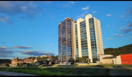 ENCANTADOR APARTAMENTO DE 2 SUÍTES
