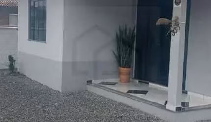 CASA SOLTA DE 3 DORMITÓRIOS