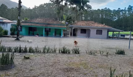 INCRÍVEL OPORTUNIDADE: 2 CASAS NO MESMO TERRENO