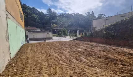 TERRENO DE 360m² PLANO