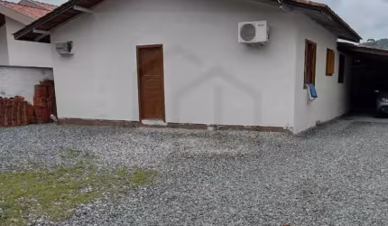 CASA BAIXA DE 420m² COM TRÊS DORMITÓRIOS