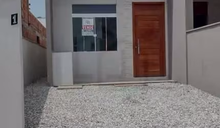 CASA  DE 70m² COM 3 DORMITÓRIOS SENDO 1 SUÍTE E 1 VAGA DE GARAGEM