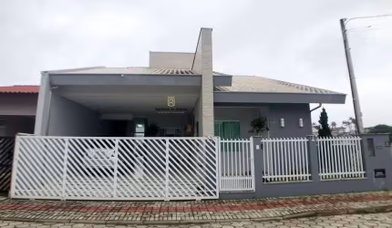 CASA DE ALTO PADRÃO DE 216m² COM 3 DORMTÓRIOS SENDO 1 SUÍTE