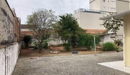 TERRENO DE 602m² DE ÁREA TOTAL