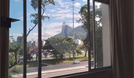 Apartamento com 2 quartos à venda em Botafogo - RJ