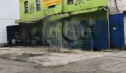 Prédio inteiro à venda em São Cristóvão - RJ