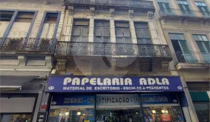 Prédio inteiro à venda em Centro - RJ