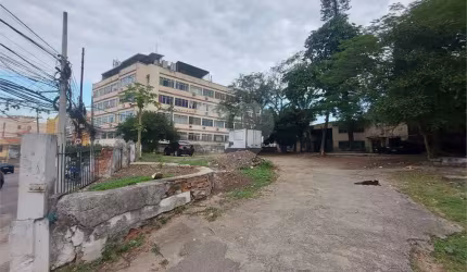 Terreno à venda em São Cristóvão - RJ