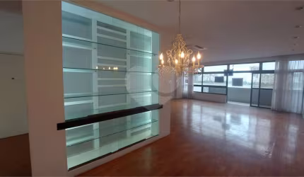 Apartamento com 3 quartos para locação em Botafogo - RJ