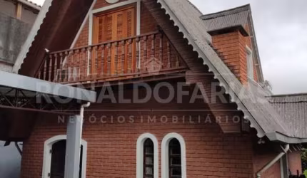 Sobrado 3 Dormitórios 2 Suítes 4 Vagas com Edícula à Venda em Parque das Árvores