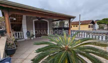 Casa à Venda em Jardim Suzana com 4 Dormitórios 1 Suíte e 2 Vagas de Garagem