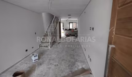 Sobrado a venda com 03 dormitórios e 110 m² na região do Campo Grande