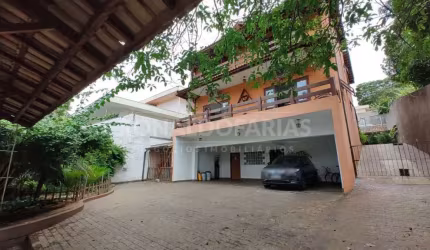 Casa Sobrado  á venda 04 dormitórios no bolsão de Interlagos