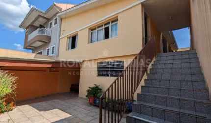 Casa à Venda em VILA São José com 3 Dormitórios e 2 Vagas de Garagem