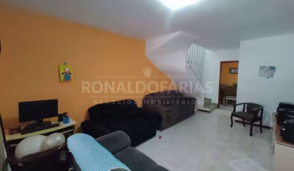 Sobrado a venda com 02 dormitórios em Interlagos