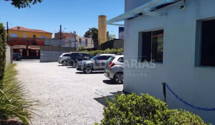 Terreno à venda com 1.800m² na região de Interlagos.