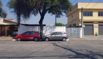 Terreno à venda de  500,00m² com 2 casas na região de interlagos.
