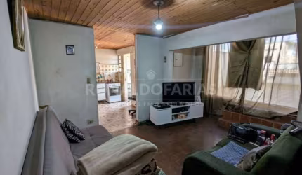 Casa à Venda no Grajaú Bnh com 2 Dormitórios e 2 Vagas da Garagem