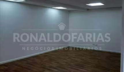 IMÓVEL TODO REFORMANDO COM 204M, À 7 MIN. DA ESTAÇÃO BERRINI.!