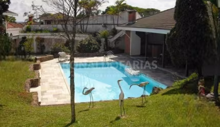 Casa a Venda no Bairro de Interlagos Bolsão com 5 Dormitórios 3 Suítes e 4 Vagas de Garagem