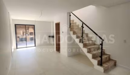 Sobrado a venda com 130 m²,03 suítes na região do Campo Grande