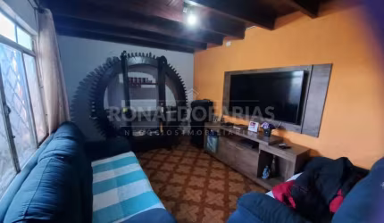 Sobrado geminado à venda com 3 dormitórios na região do Grajaú.