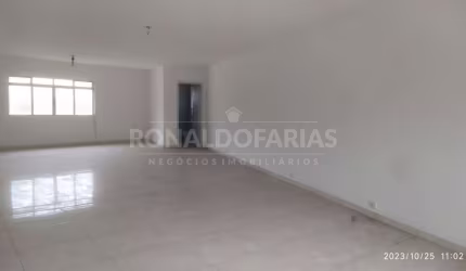 Sala comercial para locação com 80m²  na região do Jardim São Bernardo.