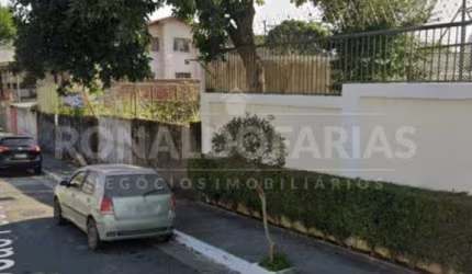 Terreno à venda com 1.400,00m² na região de Interlagos.
