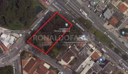 Terreno de 1.400m² na Av. Atlântica, imóvel de esquina com parte já alugada.