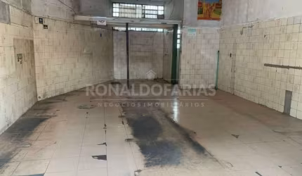 Salão comercial para locação com 42m² na região do Jd São Bernardo.